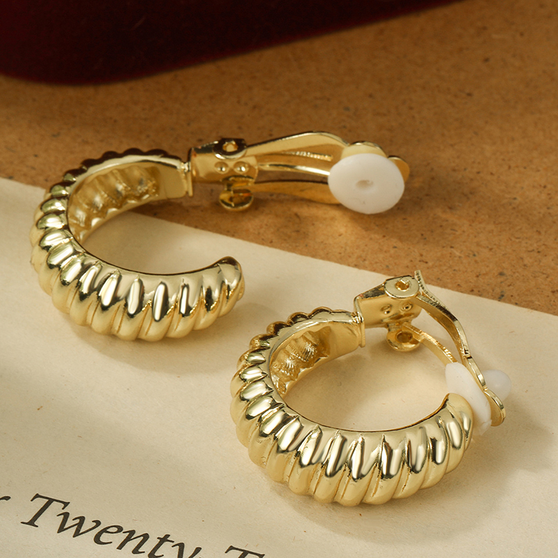 Stainless Steel Croissant Chun - đánh giá và giá Body Jewelry Hypoallergenic