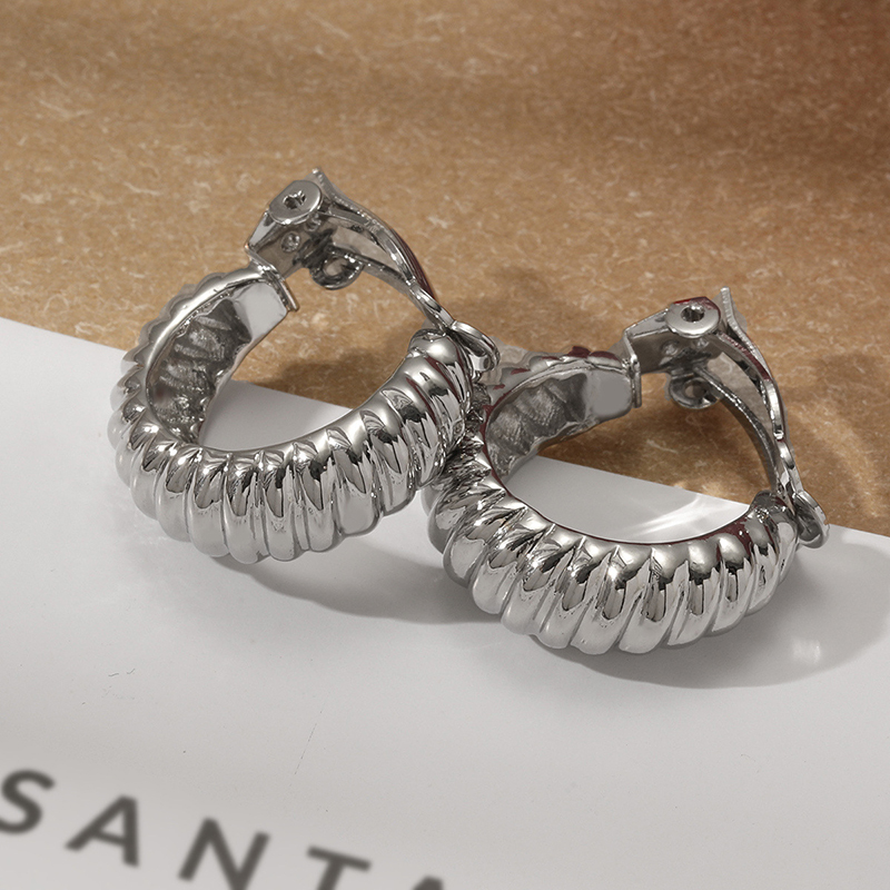 Stainless Steel Croissant Chun - đánh giá và giá Body Jewelry Hypoallergenic