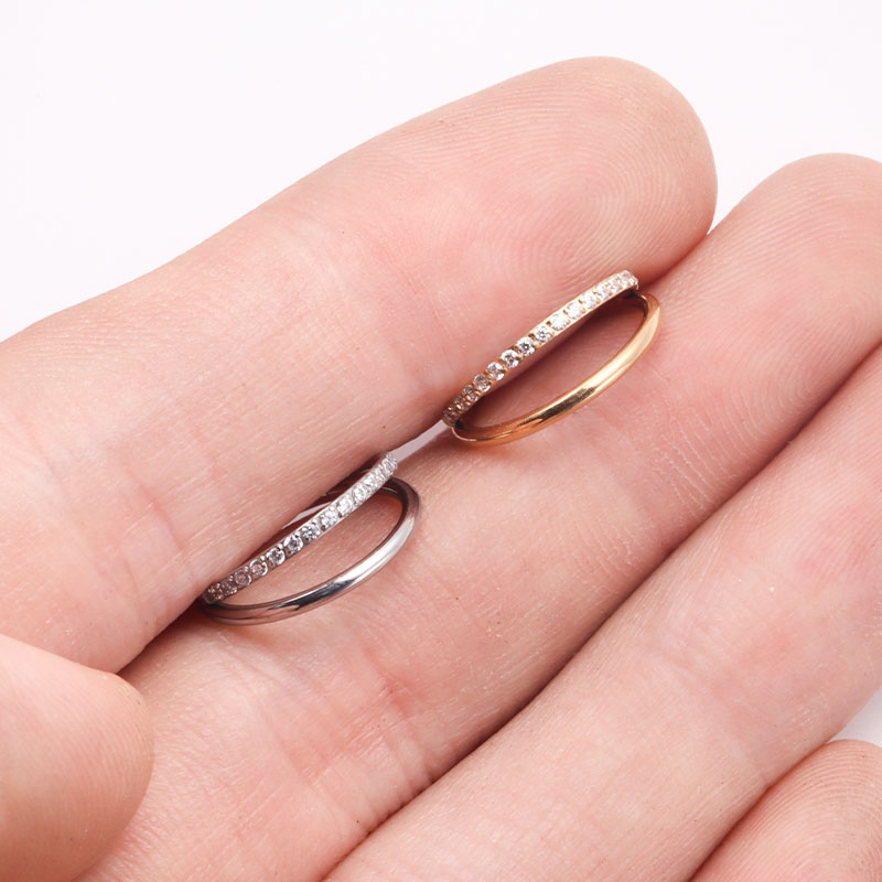 ASTM F136 Titanium 16G Moon No - đánh giá và giá Zoor Body Jewelry